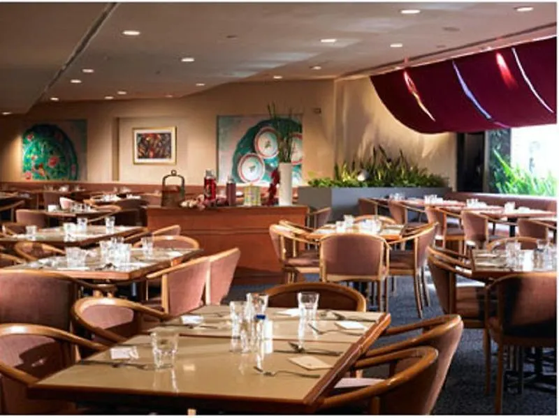 Furama City Centre Singapore 4*,